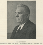 716397 Portret van H. Lindeboom, tussen dec. 1920 tot en met jan. 1927 directeur (dirigent) van het jubilerende “De ...